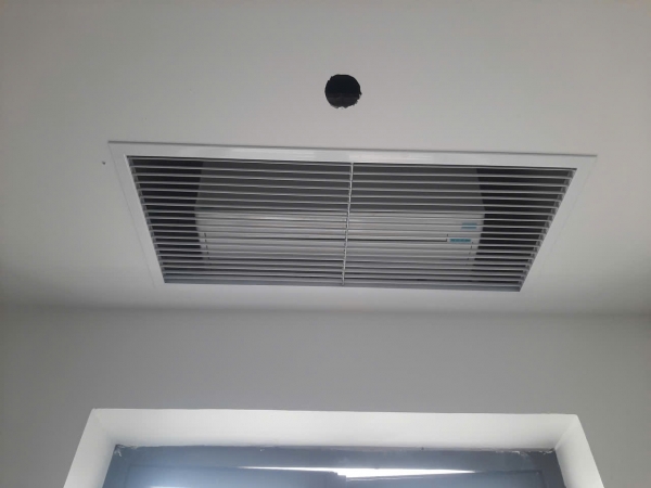 DỰ ÁN MỚI – THI CÔNG ĐIỀU HÒA TREO TƯỜNG GIẤU TRẦN QUA CỬA GIÓ